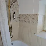 Apartment Econte Near Old Town