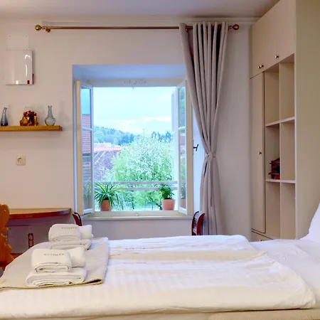 Econte Near Old Town Apartma