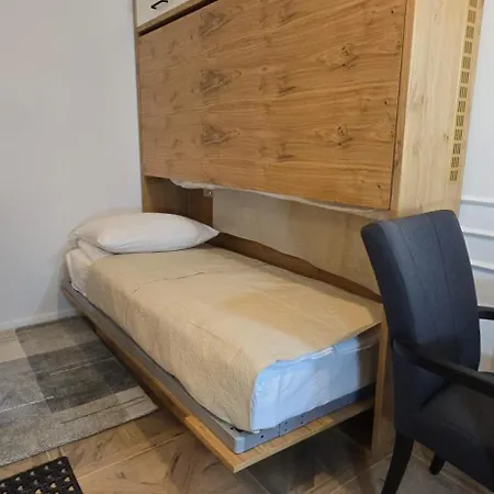 Econte Near Old Town