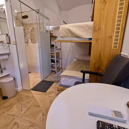 Econte Near Old Town Апартаменты