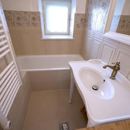 Econte Near Old Town アパート