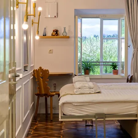 Econte Near Old Town アパート