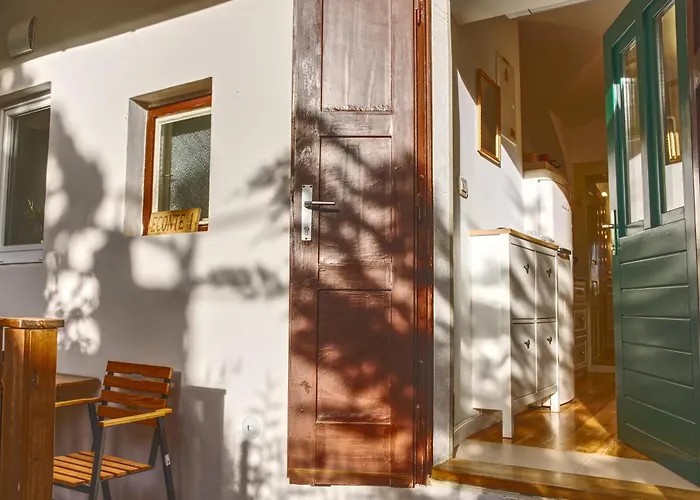 Econte Near Old Town