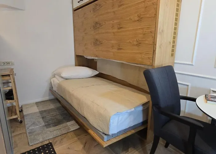 Econte Near Old Town