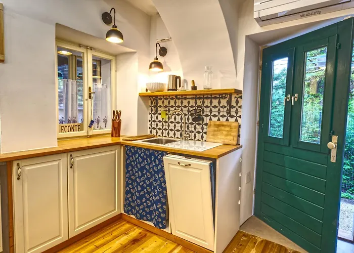 Econte Near Old Town